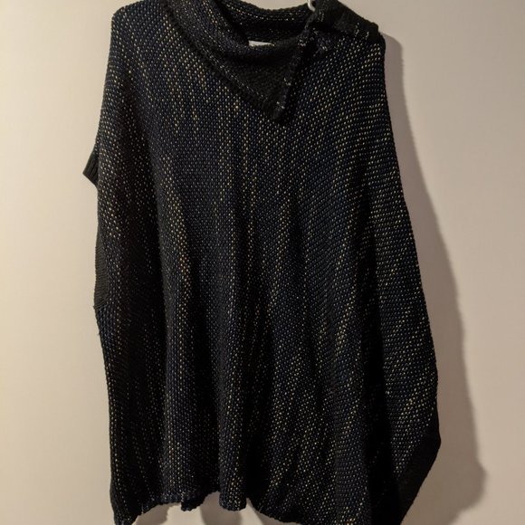 S/M poncho - Picture 3 of 3